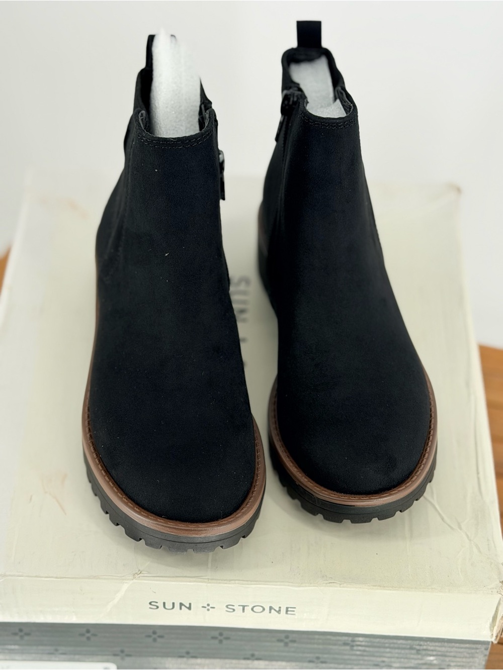 New Sun + Stone Black Chelsea Bootie with Lug Sole size 5.5 M